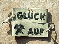 Glück-Auf-Schlüsselanhänger grau